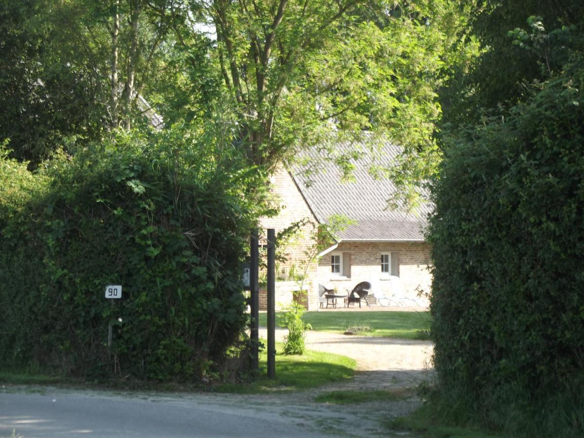 Au Bonheur Frontalier Bed & Breakfast *